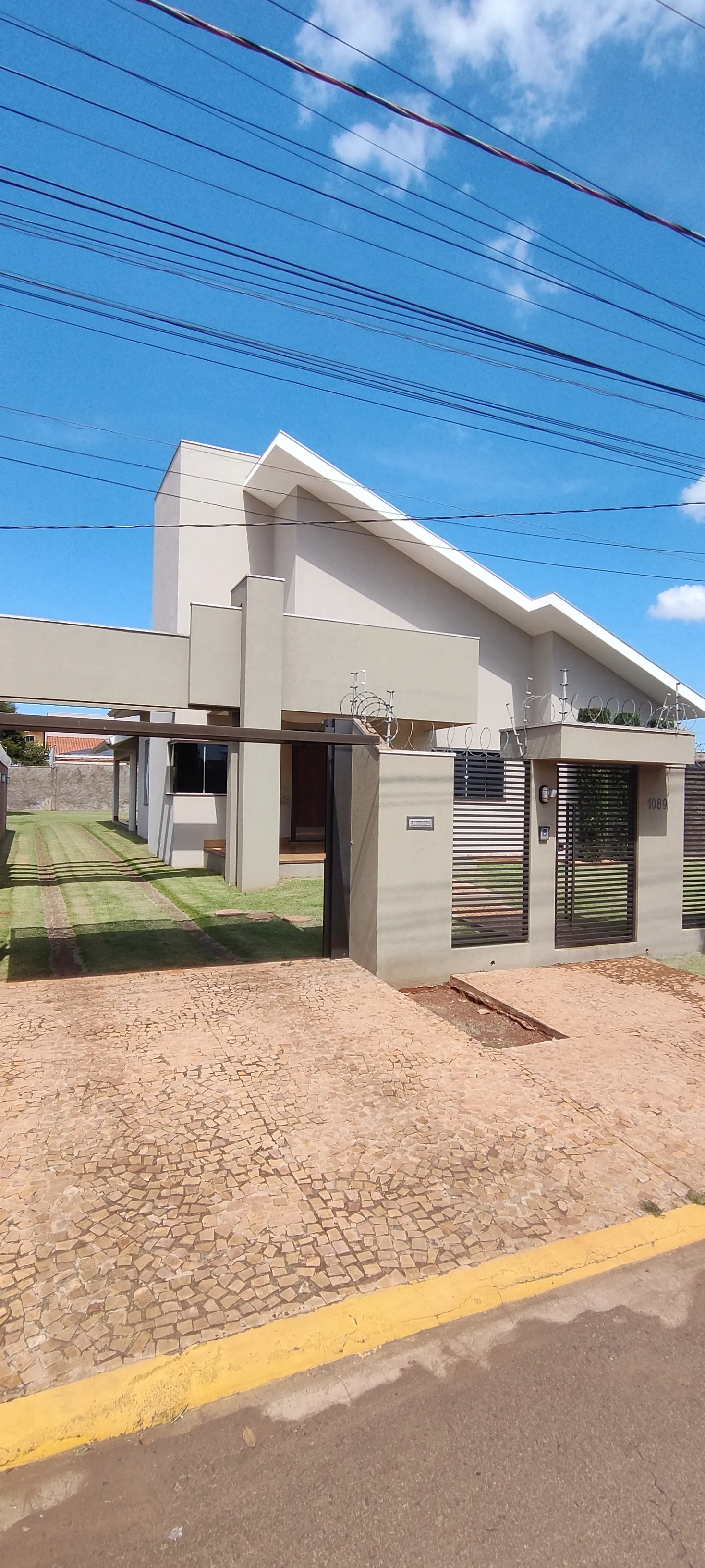 Casa à venda com 3 Suítes e 283 m² no Bairro Centro em São Gabriel do Oeste