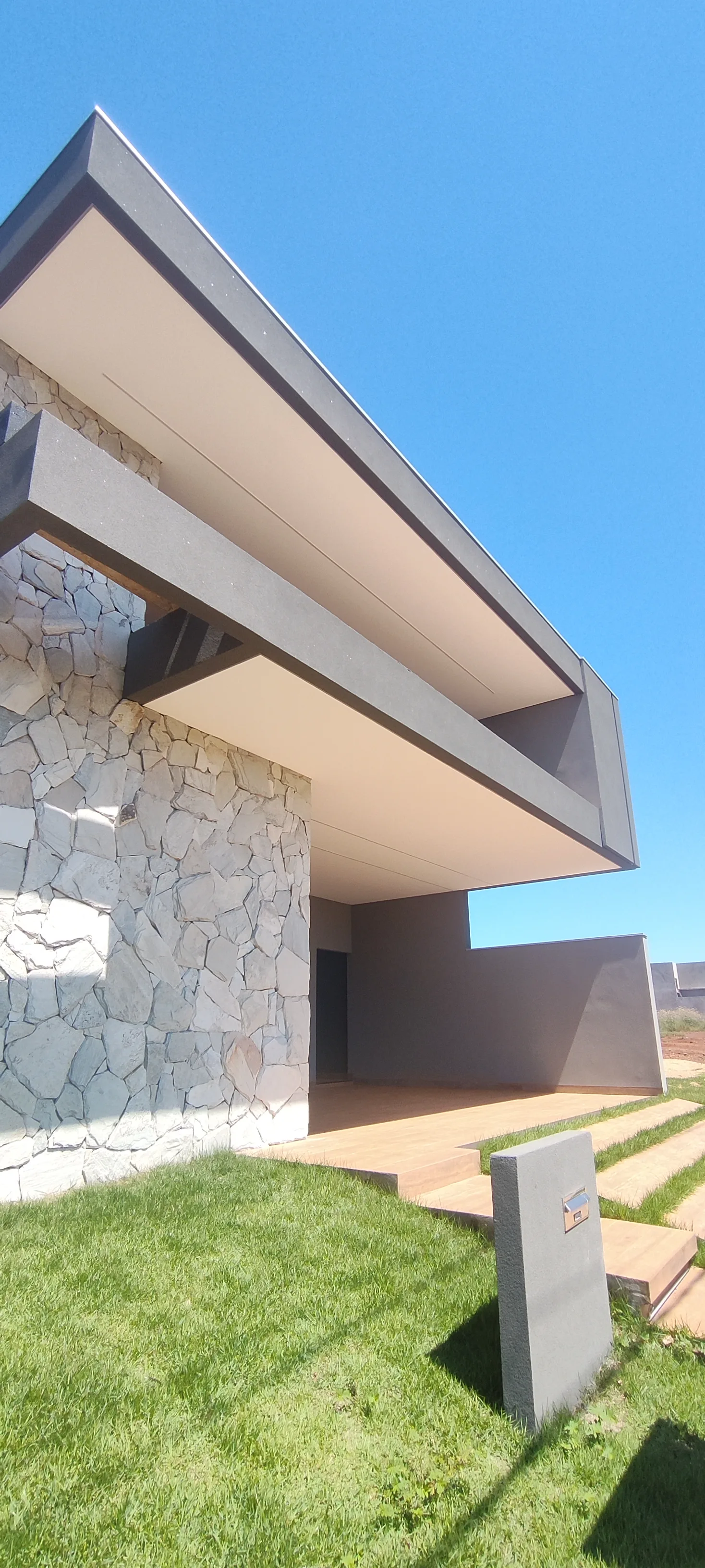 Casa à venda com 227 m² no Condomínio Alto da Boa Vista em São Gabriel do Oeste