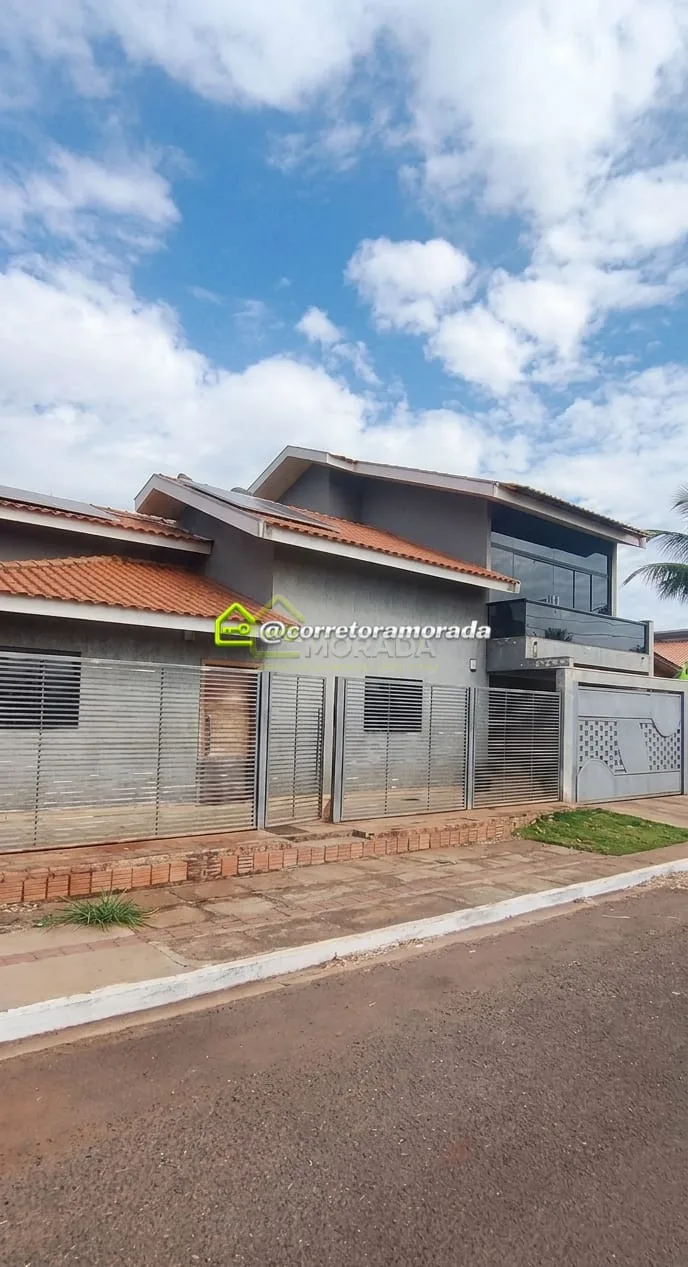 Casa (sobrado) com salão comercial de esquina (Av. JK) no bairro centro a venda em São Gabriel do Oeste MS 
